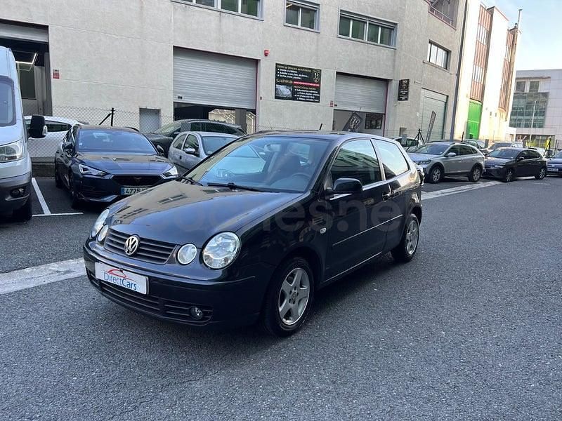 Usado VW Polo Trendline 75 CV (55 kW) 2004 Negro Utilitario