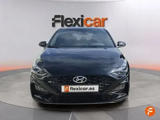 Usado Hyundai i30 N Line 120 CV (88 kW) 2023 Negro Berlina