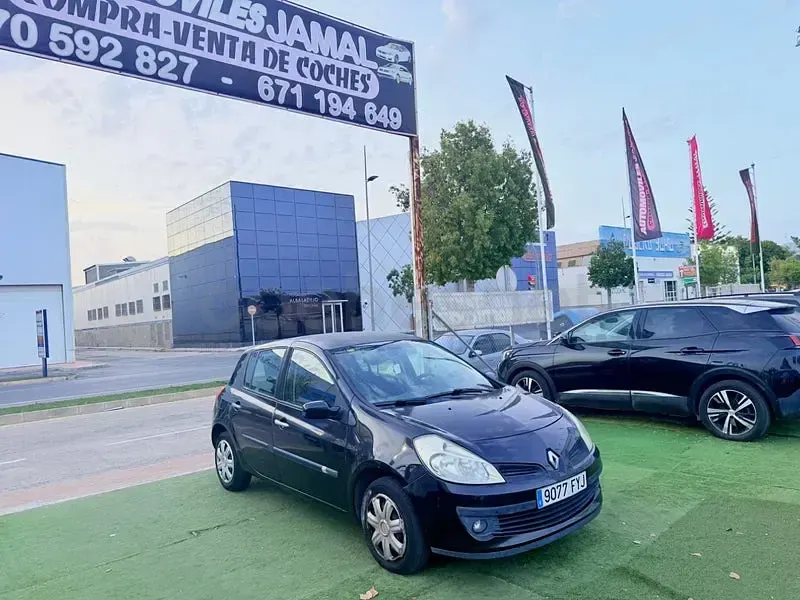 Usado Renault Clio II 75 CV (55 kW) 2008 Negro Berlina