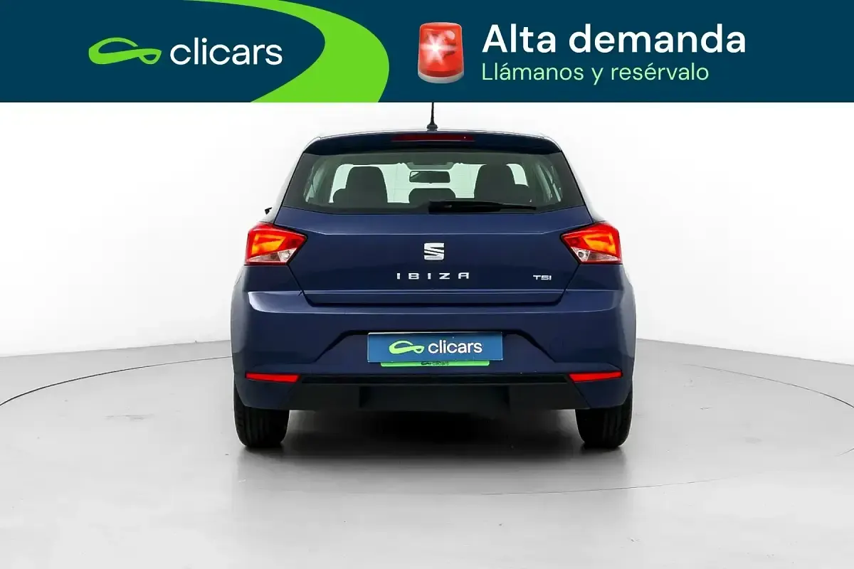 Usado Seat Ibiza Reference 95 CV (69 kW) 2017 Azul Berlina