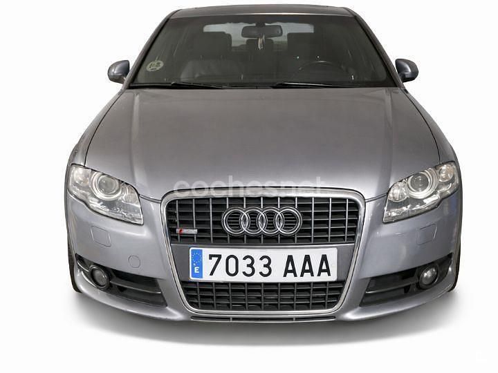 Usado Audi A4 140 CV (102 kW) 2007 Gris / plata Berlina