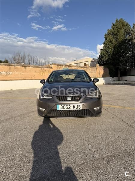 Usado Seat Ibiza FR 105 CV (77 kW) 2014 Gris / plata Berlina