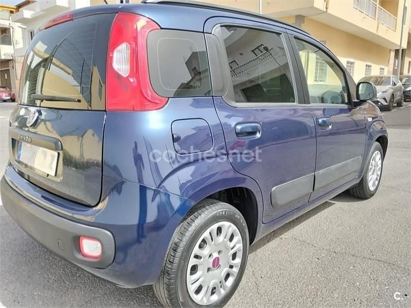 Usado Fiat Panda Lounge 69 HP (50 kW) 2016 Azul Citadino