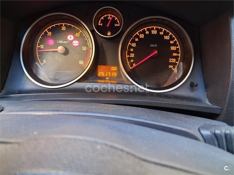 Usado Opel Zafira Enjoy 120 CV (88 kW) 2005 Gris / plata Monovolumen