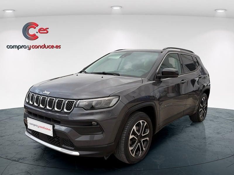 Usado Jeep Compass Limited 130 CV (95 kW) 2022 Gris / plata SUV