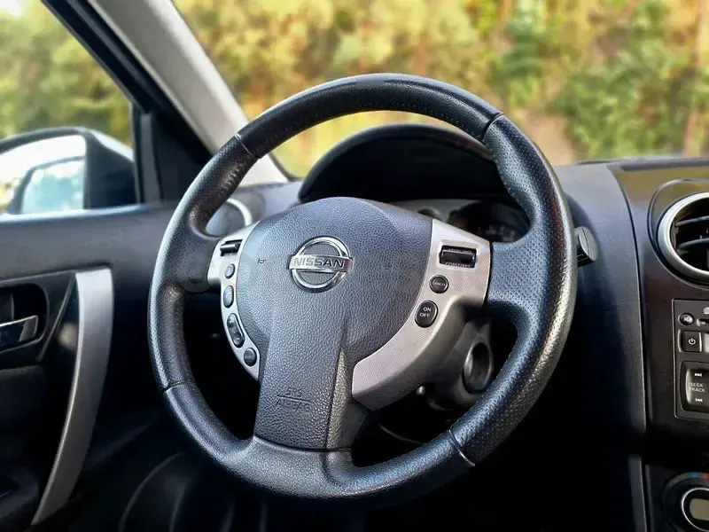 Usado Nissan Qashqai Acenta 150 CV (110 kW) 2007 Gris / plata SUV