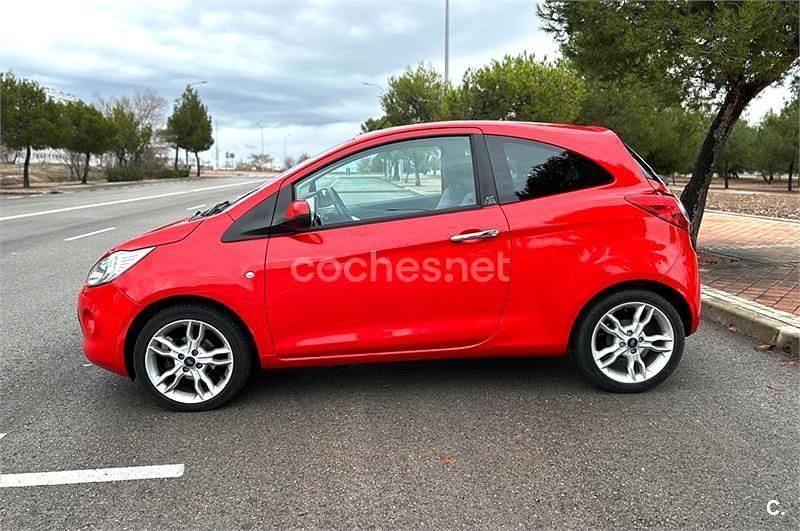 Usado Ford Ka 69 CV (50 kW) 2016 Rojo Berlina