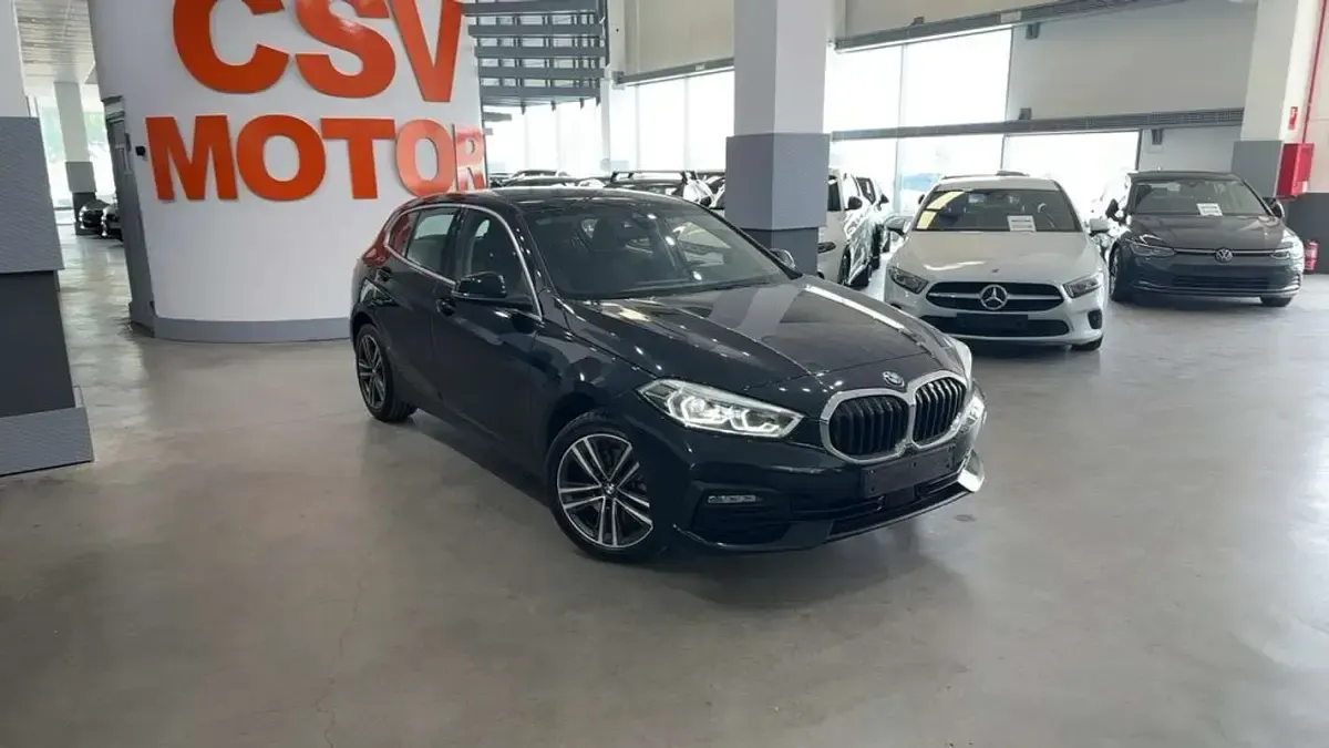 Usado BMW 118 136 CV (100 kW) 2023 Negro Utilitario