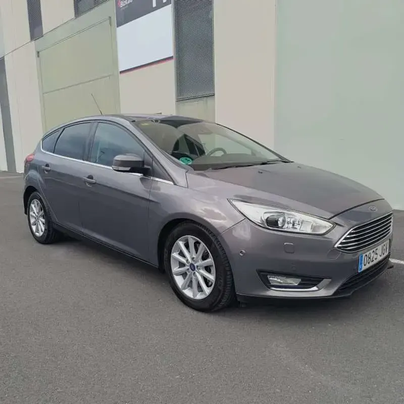Usado Ford Focus Titanium 150 CV (110 kW) 2015 Gris Familiar