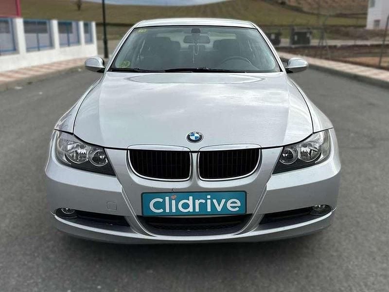 Käytetty BMW 320 177 HP (130 kW) 2008 Harmaa Sedan
