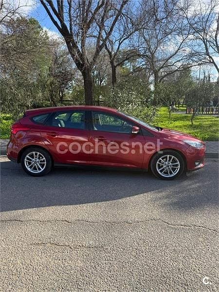 Usado Ford Focus Business Edition 120 CV (88 kW) 2017 Granate Berlina