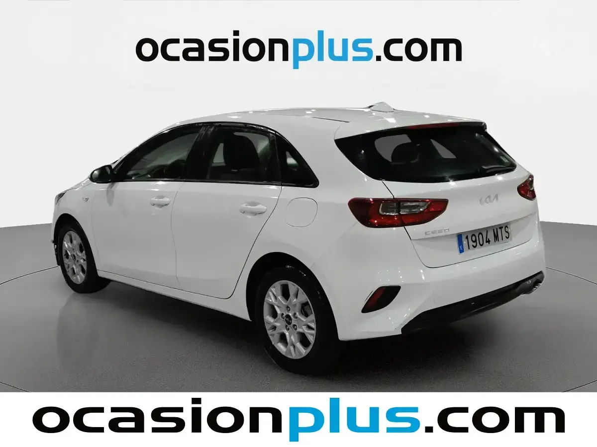 Usado Kia Ceed 100 CV (73 kW) 2024 Blanco Utilitario