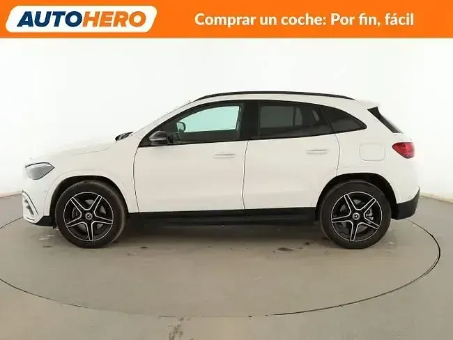 Usado Mercedes GLA250 AMG line 218 CV (160 kW) 2024 Blanco SUV