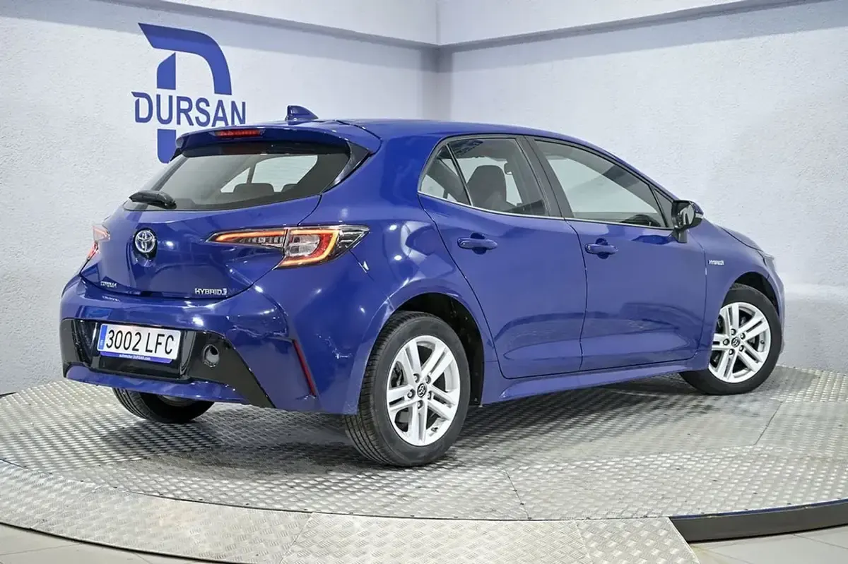 Begagnad Toyota Corolla Active 125 HK (91 kW) 2020 Blå Halvkombi