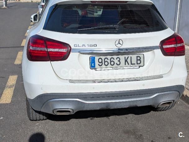 Usado Mercedes GLA180 122 CV (89 kW) 2018 Blanco SUV