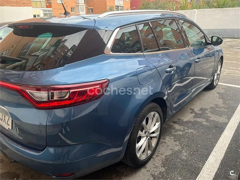 Usado Renault Mégane GrandTour Intens 130 CV (95 kW) 2017 Azul Familiar