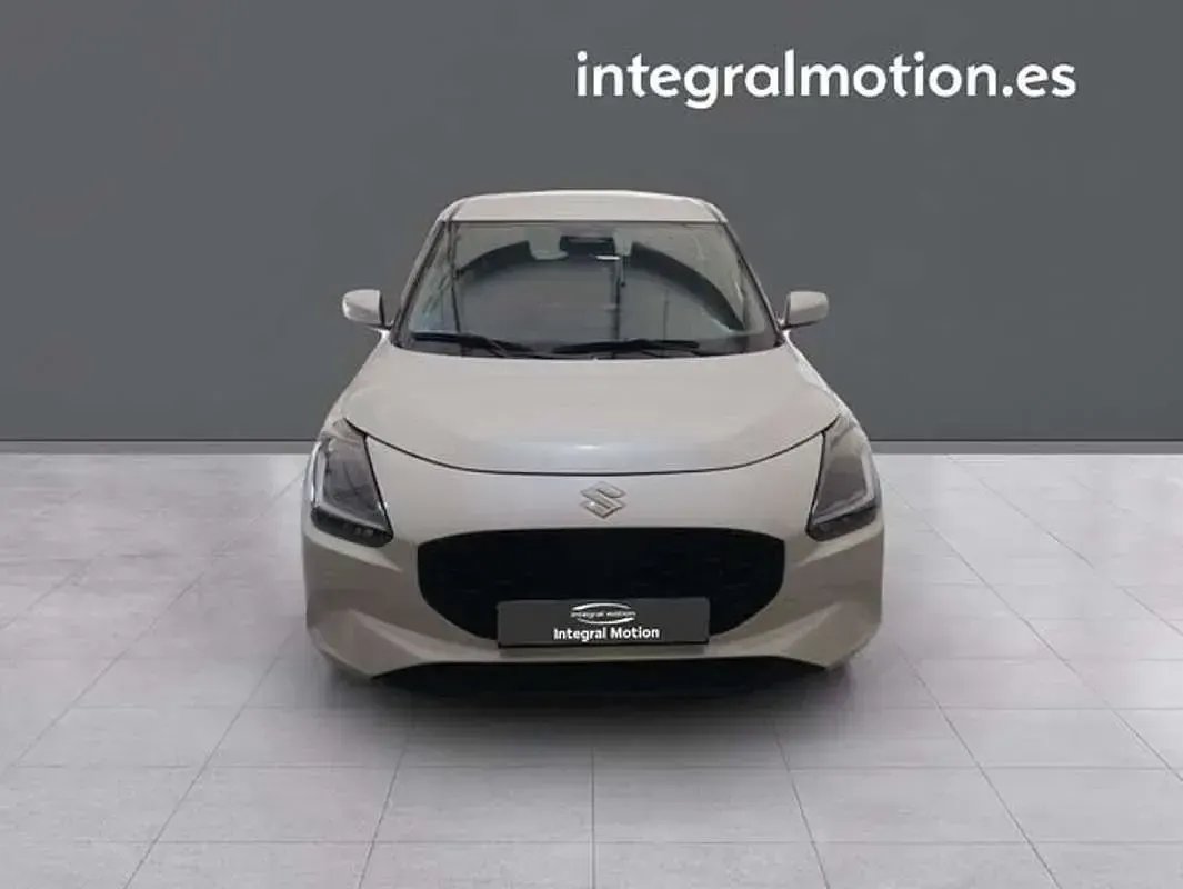 Usado Suzuki Swift 82 CV (60 kW) 2025 Blanco Utilitario