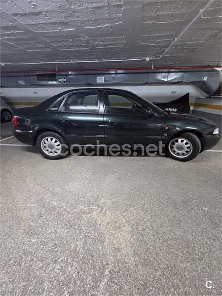 Usado Audi A4 150 CV (110 kW) 1997 Verde Berlina