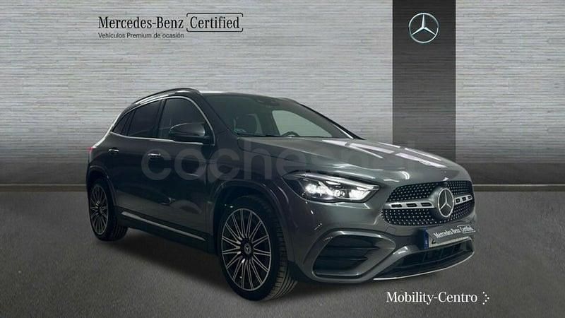 Usado Mercedes GLA220 AMG line 190 CV (139 kW) 2024 Gris montaña SUV