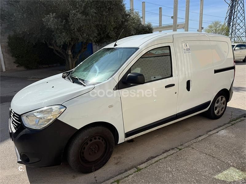 Usado Dacia Dokker Essentiel 102 CV (75 kW) 2020 Blanco Monovolumen