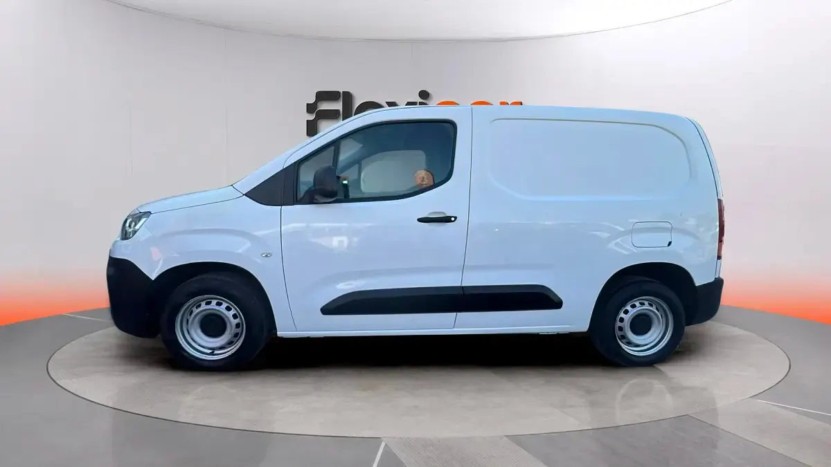 Usado Citroën Berlingo Feel 102 CV (75 kW) 2021 Blanco Monovolumen