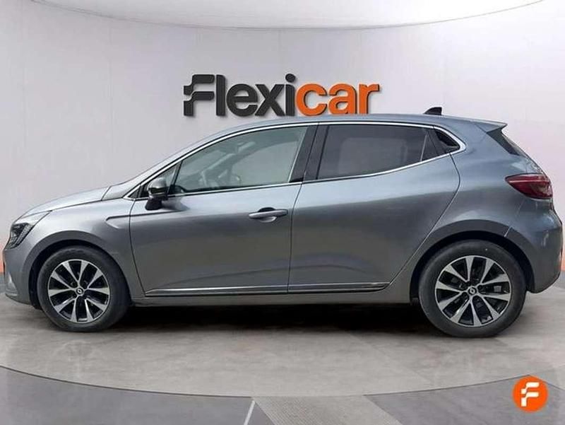Begagnad Renault Clio V Techno 90 HK (66 kW) 2023 Grå Sedan