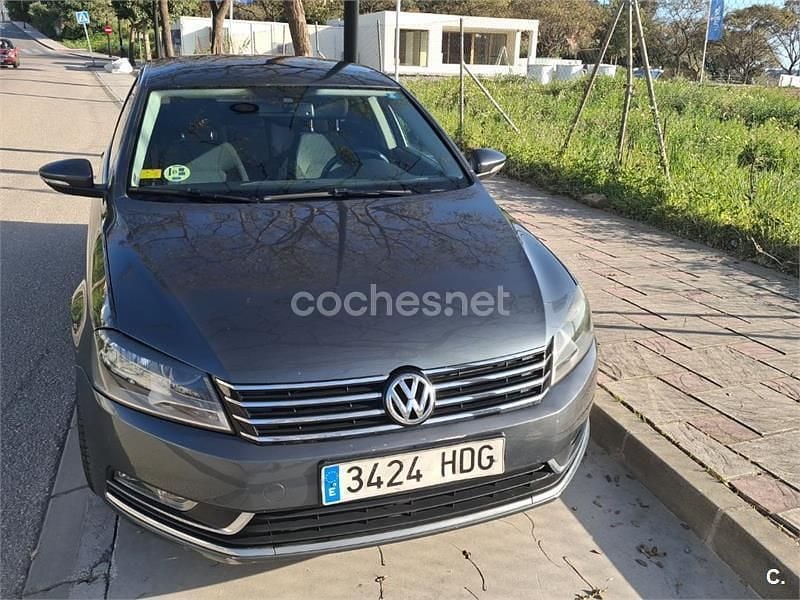 Usado VW Passat Advance 105 CV (77 kW) 2011 Gris / plata Berlina