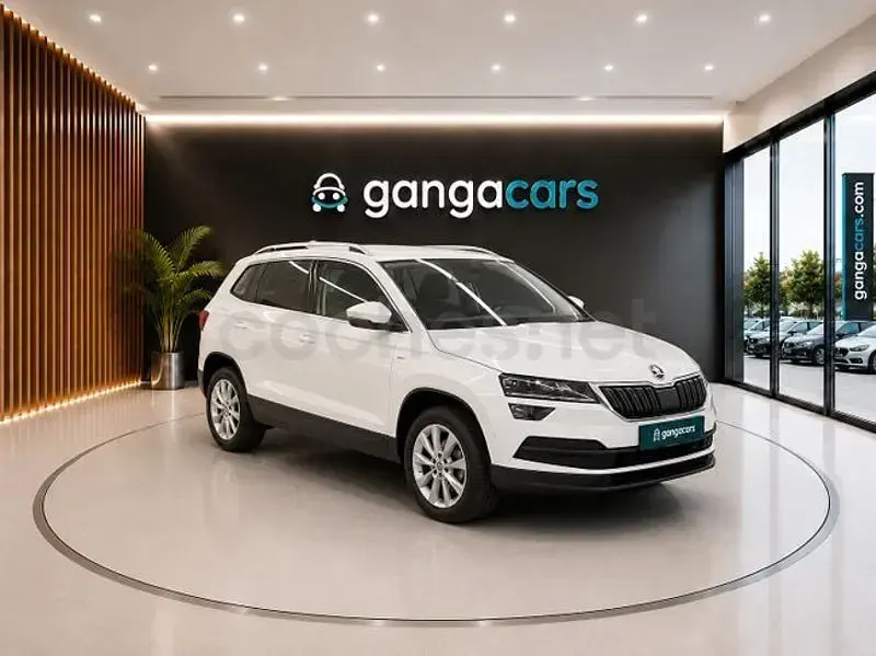 Usado Skoda Karoq Ambition 110 CV (80 kW) 2022 Blanco SUV
