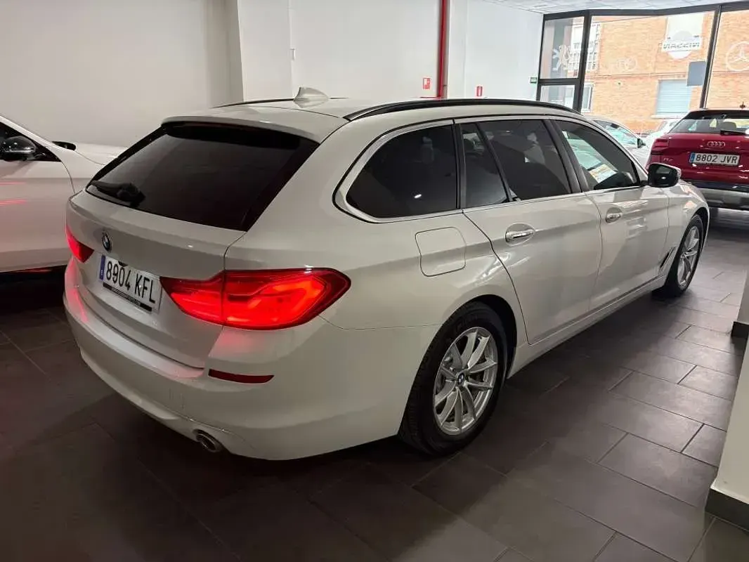 Usado BMW 520 Sport Line 190 CV (139 kW) 2017 Blanco Familiar