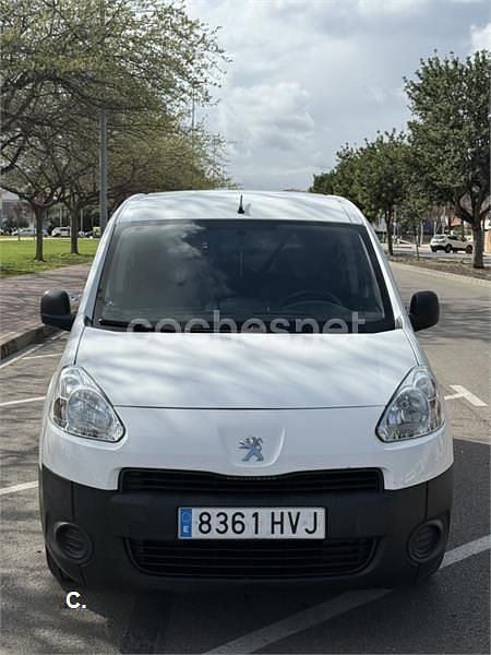 Usado Peugeot Partner Tepee 75 CV (55 kW) 2014 Blanco Monovolumen