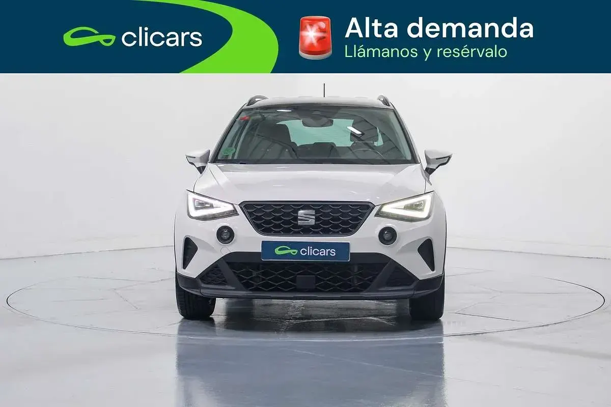 Usado Seat Arona Style 110 CV (80 kW) 2021 Blanco SUV