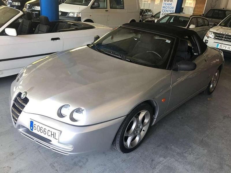 Usado Alfa Romeo Spider 165 CV (121 kW) 2003 Plateado Descapotable