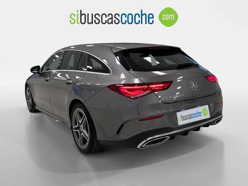 Usado Mercedes CLA200 Shooting Brake 150 CV (110 kW) 2021 Gris/plata Familiar