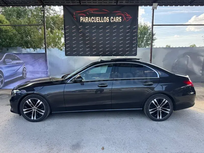Usado Mercedes C220 200 CV (147 kW) 2022 Marrón Berlina
