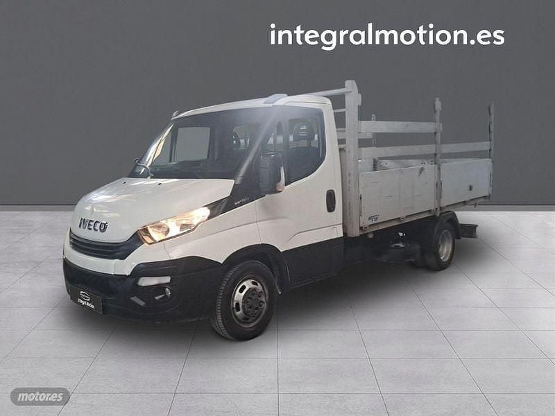 Usado Iveco Daily 150 CV (110 kW) 2017 Blanco Van