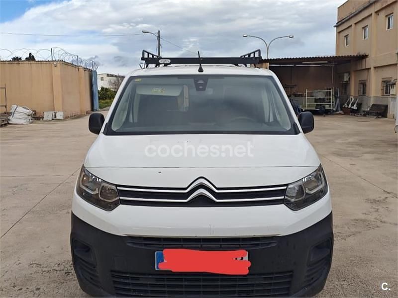 Usado Citroën Berlingo Feel 100 CV (73 kW) 2020 Blanco Monovolumen