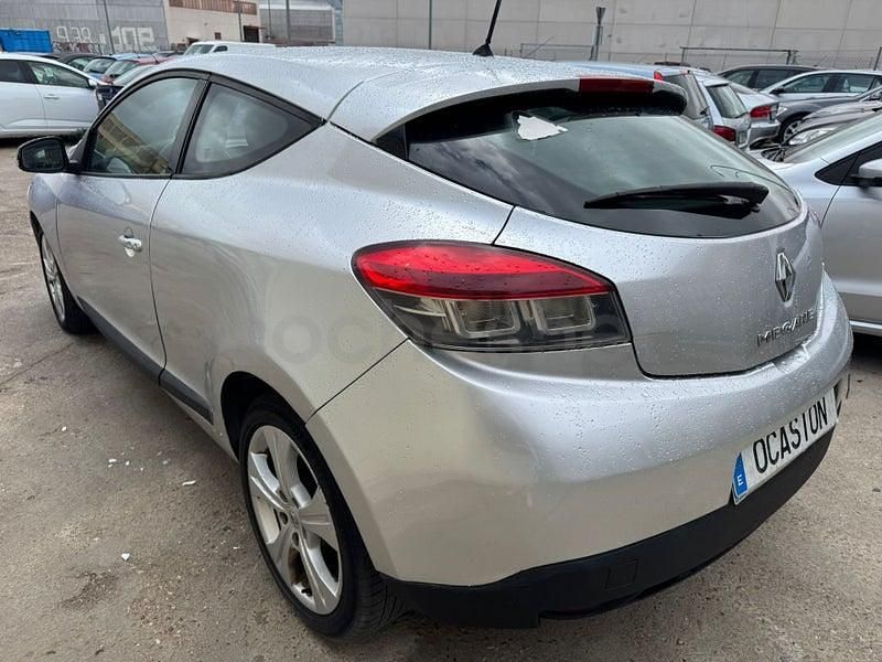 Usado Renault Mégane Dynamique 130 CV (95 kW) 2010 Gris / plata Berlina