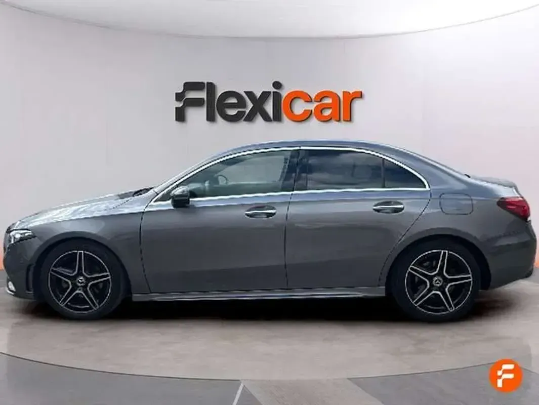 Usado Mercedes A200 163 CV (119 kW) 2019 Gris Berlina