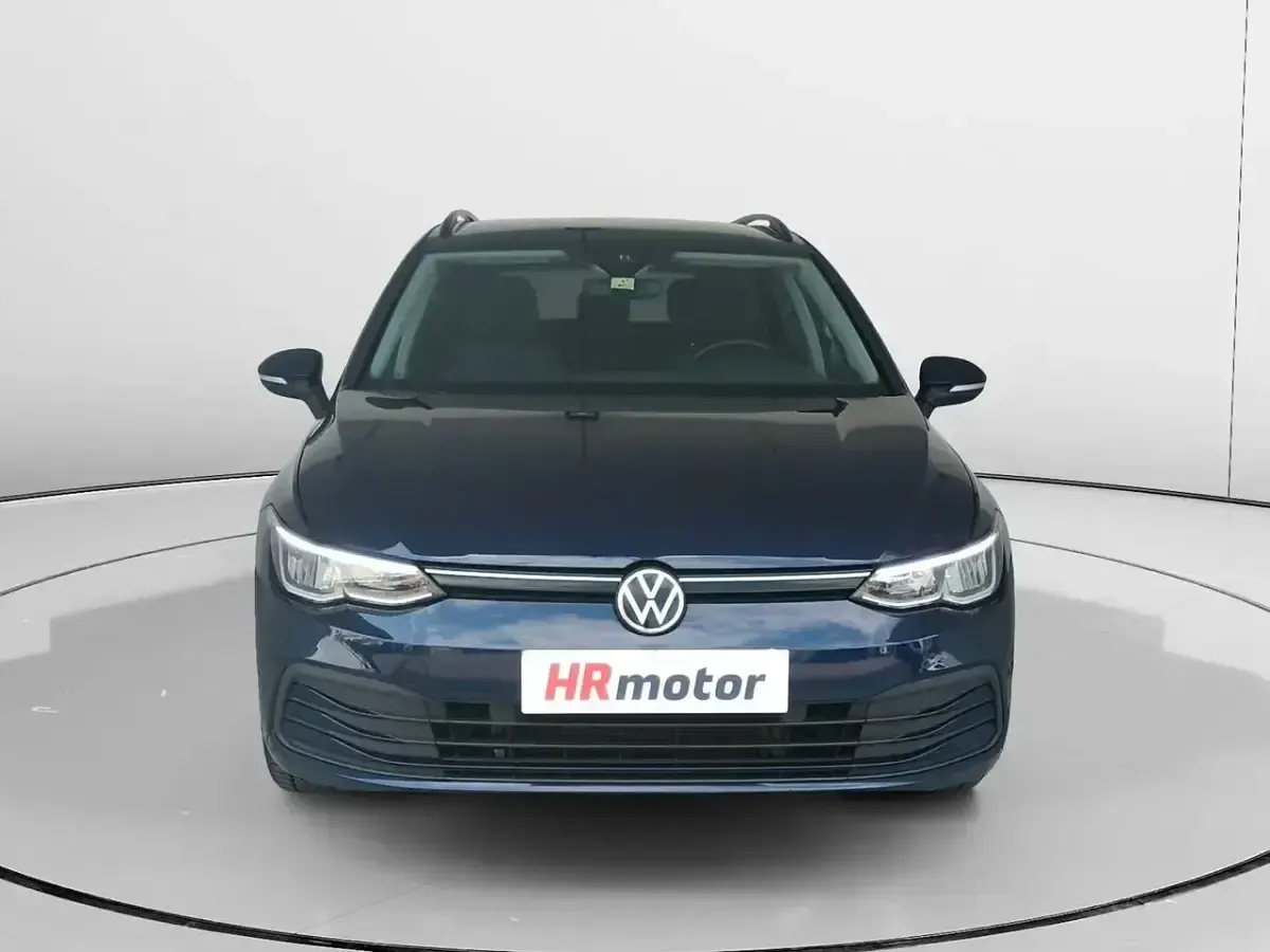 Usado VW Golf VIII Life 110 CV (80 kW) 2021 Azul Familiar