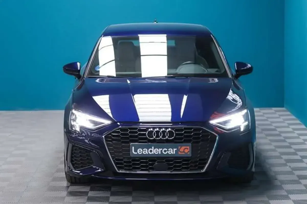 Usado Audi A3 Sportback S-Line 204 CV (150 kW) 2021 Azul Utilitario