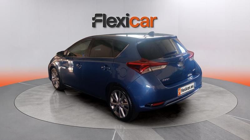 Usado Toyota Auris Hybrid Advance 136 CV (100 kW) 2018 Azul Berlina