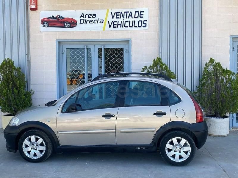 Usado Citroën C3 XTR 70 CV (51 kW) 2005 Beige Berlina