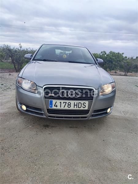 Usado Audi A4 140 CV (102 kW) 2006 Gris / plata Familiar
