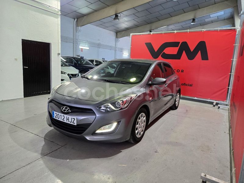 Gris / plata Usado 2012 Hyundai i30 Berlina | 5850 € (Precio justo) - Imagen 1/4