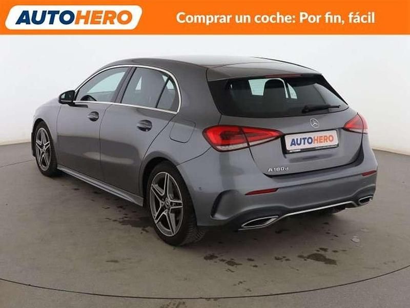 Usado Mercedes A180 109 CV (80 kW) 2019 Gris Utilitario