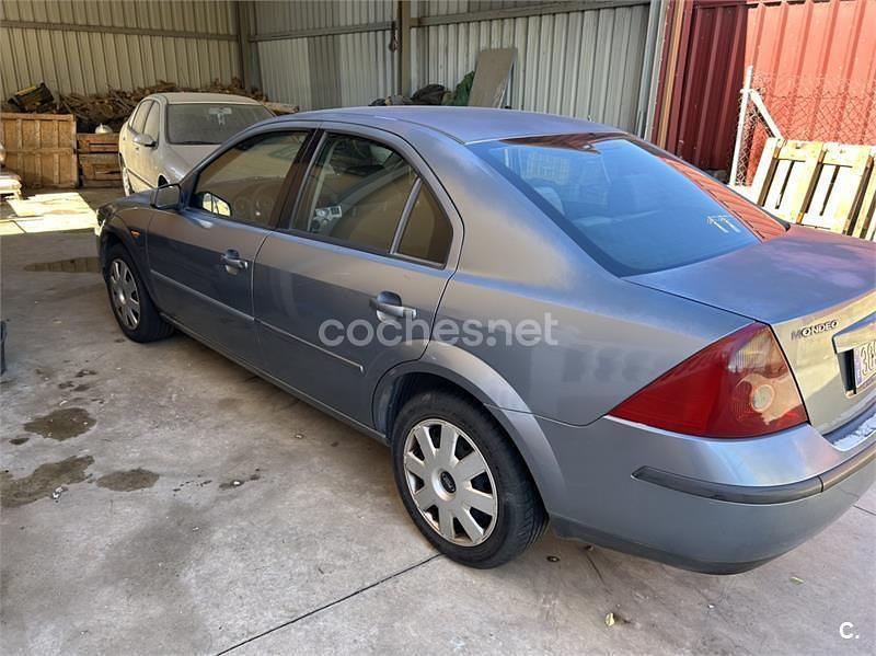 Azul Usado 2001 Ford Mondeo Ghia Berlina | 1800 € (Precio justo) - Imagen 1/4