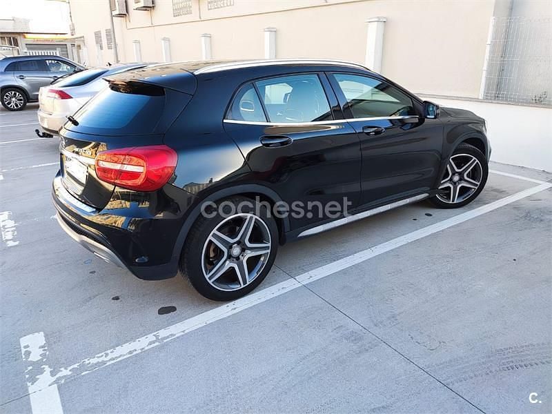 Usado Mercedes GLA220 AMG line 170 CV (125 kW) 2015 Negro SUV