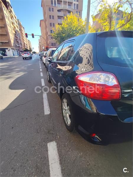 Usado Toyota Auris Edition 132 CV (97 kW) 2011 Negro Berlina