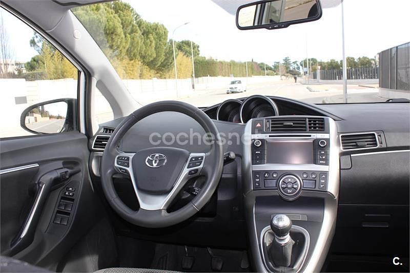 Usado Toyota Verso Comfort 132 CV (97 kW) 2014 Blanco Monovolumen