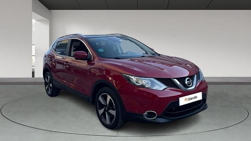 Usado Nissan Qashqai N-Connecta 110 CV (80 kW) 2016 Rojo SUV